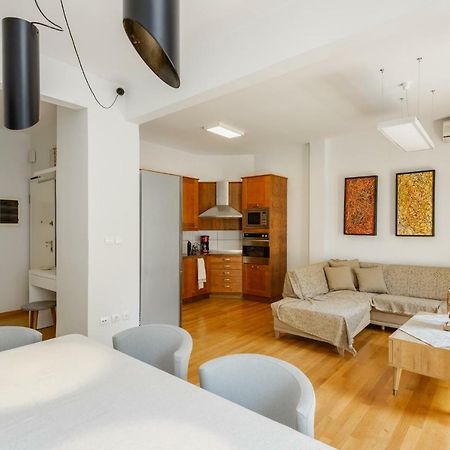 Brand-New Modern Flat In Heart Of City Thessaloniki Exterior photo